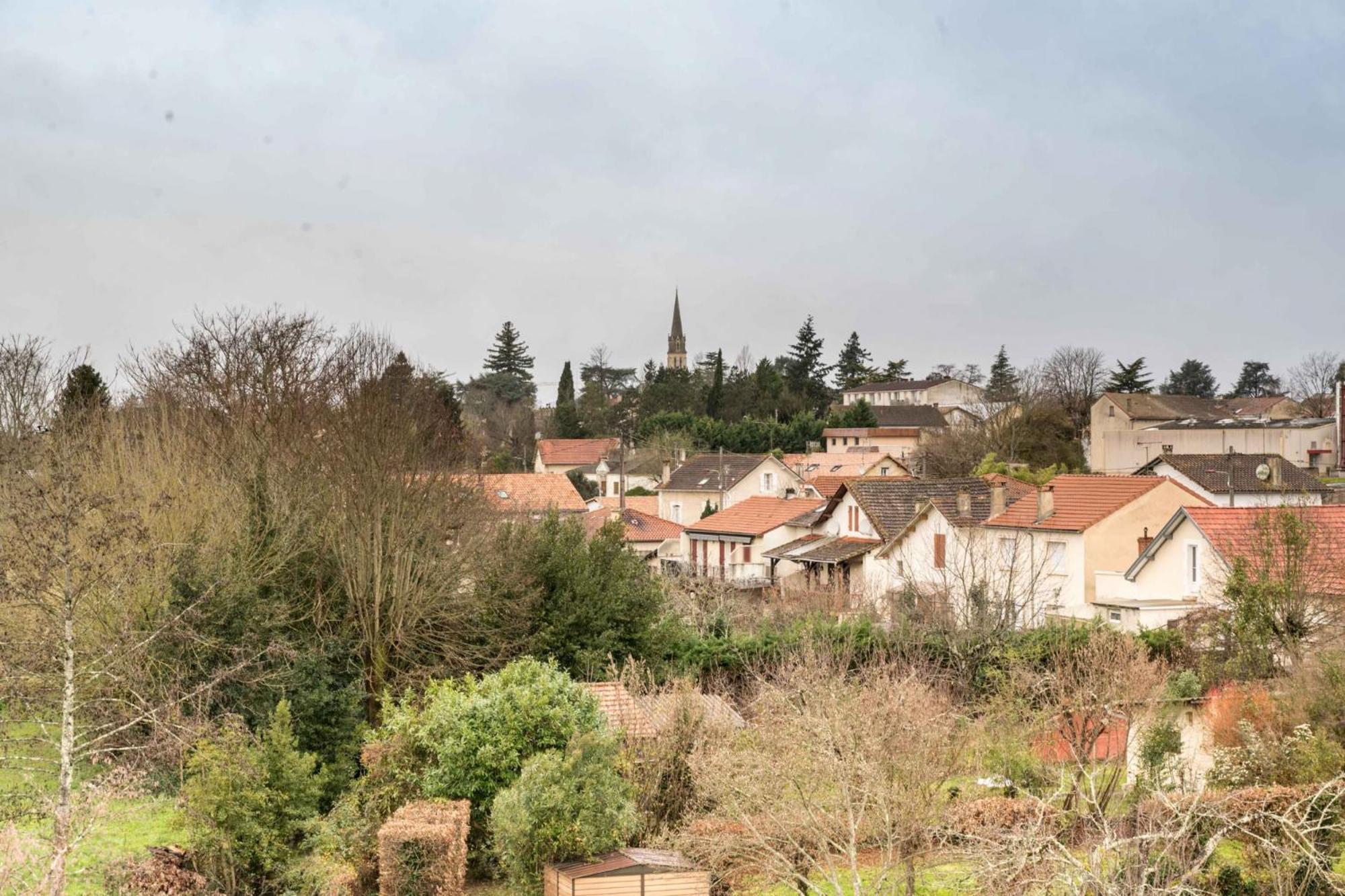 Le Ambroise - T3 Spacieux Et Calme Avec Parking Gratuit Bergerac Quarto foto